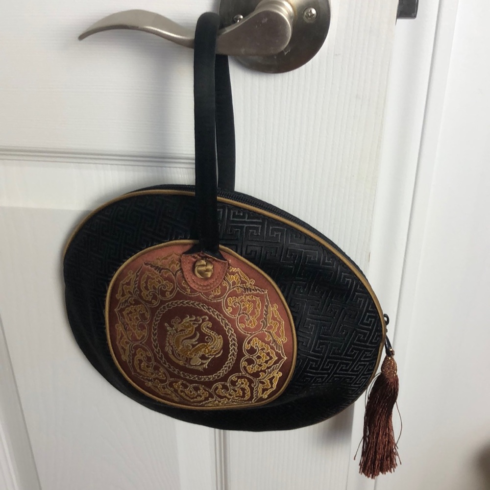 NWOT Emperor Round One handle Handbag Silk